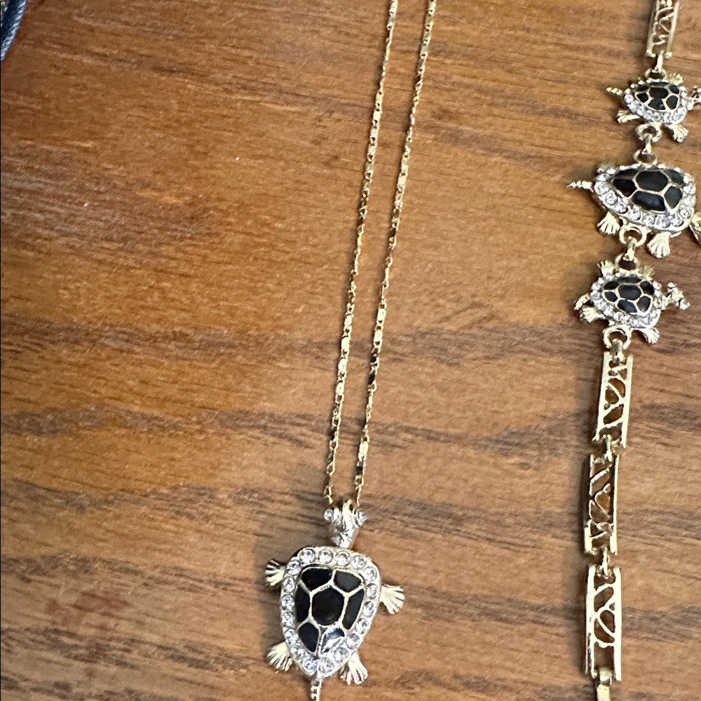 Gold Turtle Jewelry Set with Black Accents - Picture 4 of 9